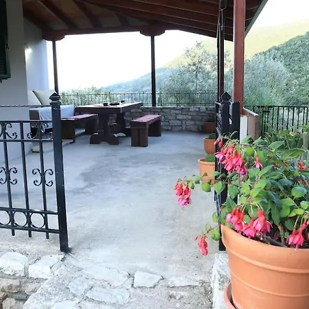 Petros House Appartement *