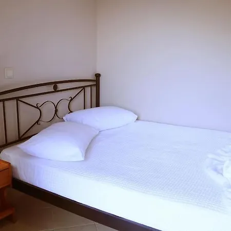 Petros House شقة *